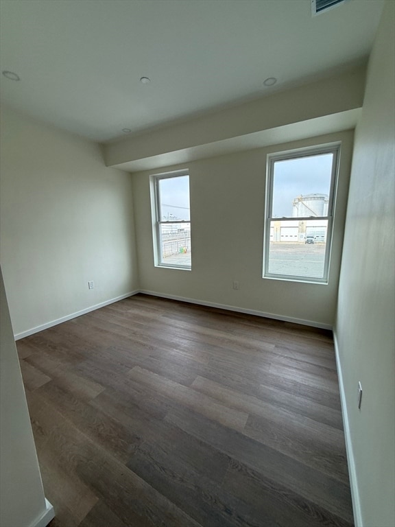 Building Photo - 546 Saratoga St