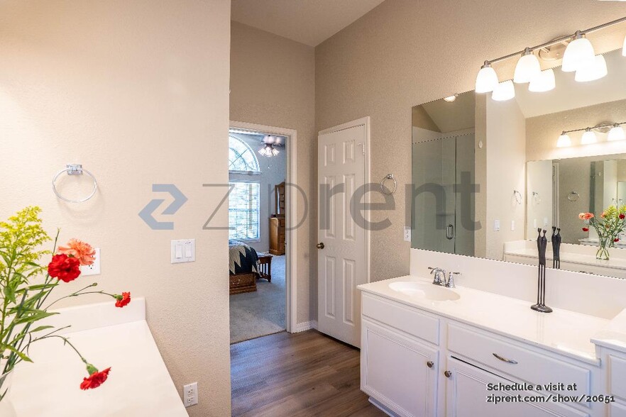 Building Photo - 3505 Malone Dr