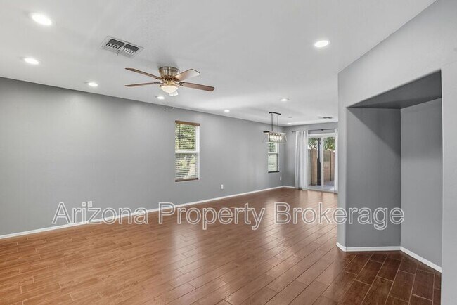Building Photo - 2258 S Buckaroo Trail