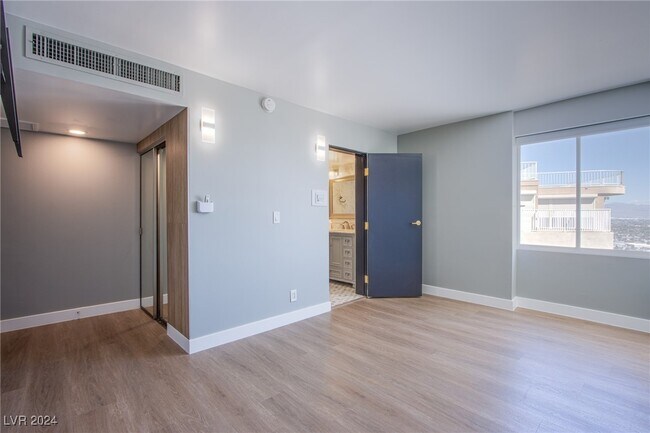 Building Photo - 3111 Bel Air Dr