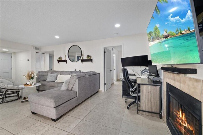 Building Photo - 8724 Mallard Reserve Dr