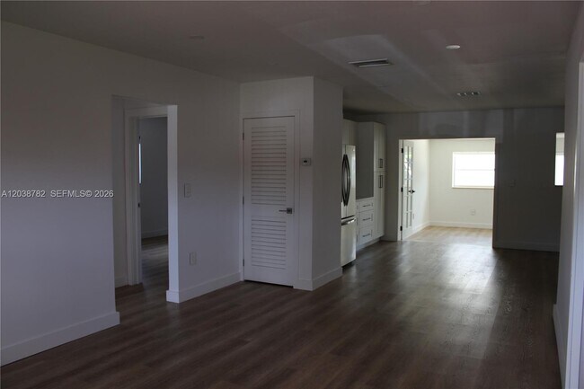 Building Photo - 3827 SW 88th Ct