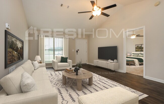 Building Photo - 9245 Club View Trace