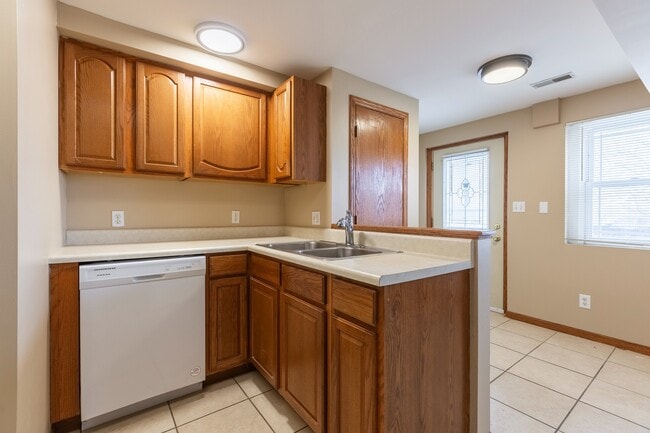 Floorplan - Square 131 - 4860 - 5 Plex