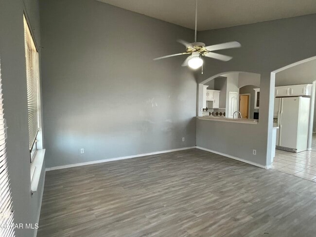 Building Photo - 3701 Trina Pl