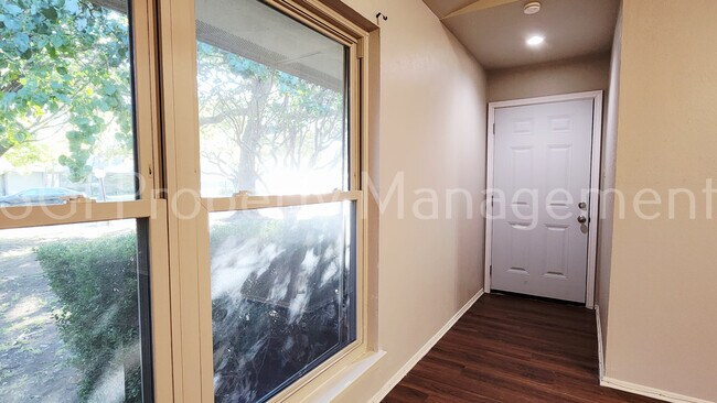 Building Photo - 13607 Flagstone Ln