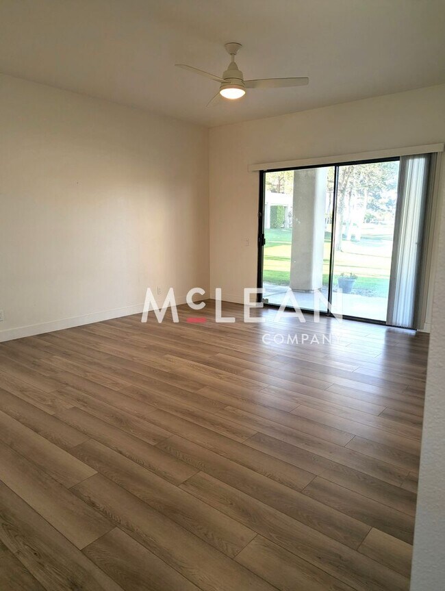 Building Photo - 2-Bedroom Condo in the Desert Princess Community