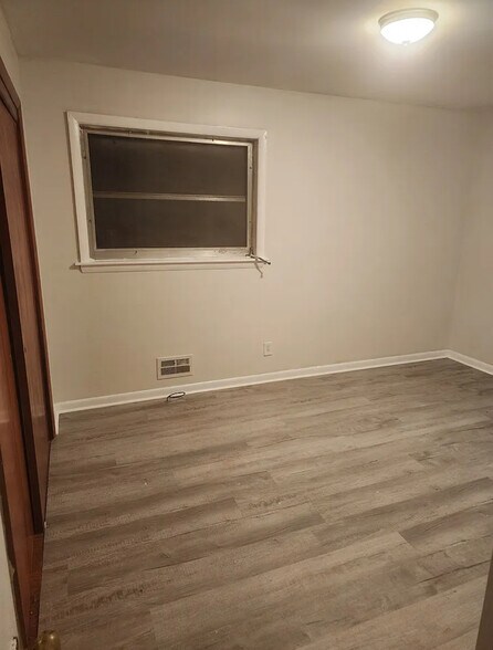 Building Photo - 2695 Davidson Dr