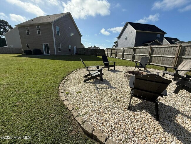 Building Photo - 107 Shagbark Ct