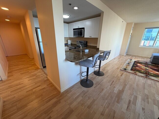 Building Photo - 8 Museum Way