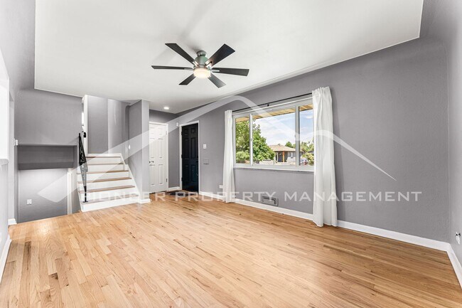 Building Photo - Charming Updated home with Garage and Cent...