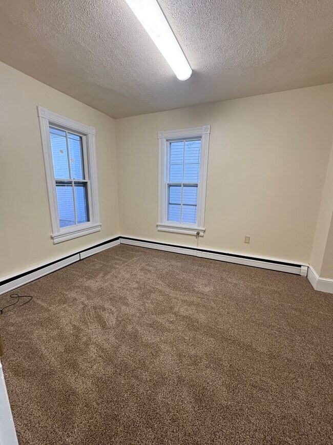 Building Photo - 812 Monroe St