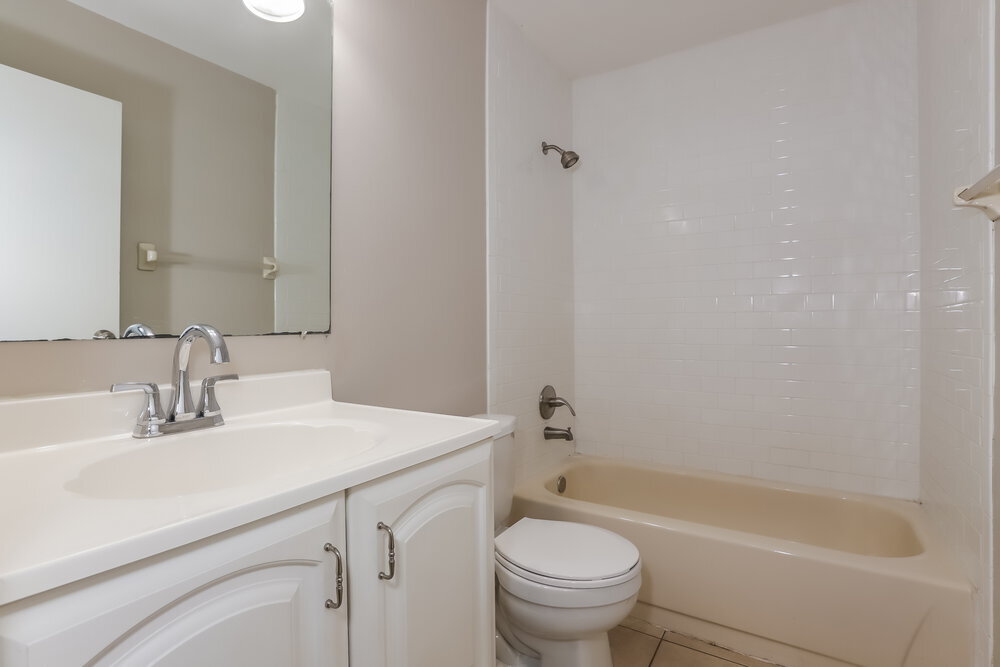 Building Photo - 2416 Kenwick Dr
