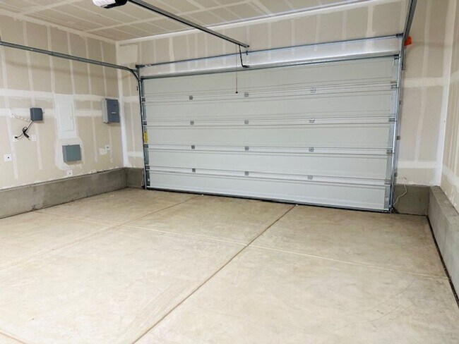 Building Photo - $2,795 Tesoro Viejo, Award Winning Communi...