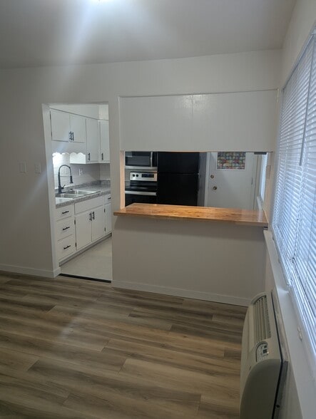 Building Photo - 7727 Hazelcrest Dr