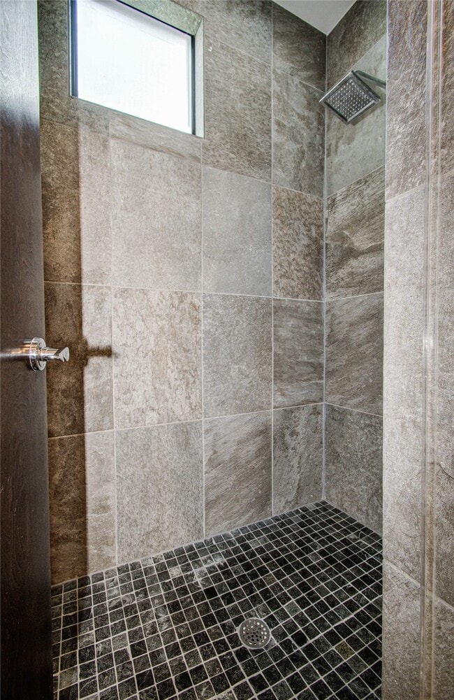 Building Photo - 1808 Ridgewood St