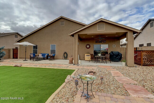 Building Photo - 5819 N Bronco Ln