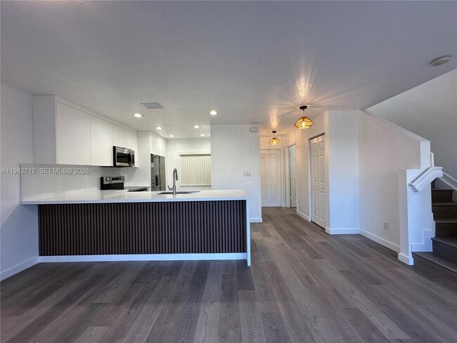 Building Photo - 322 NE 3rd St