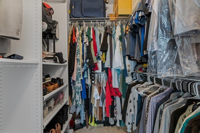 Building Photo - 396 NE 33rd Terrace