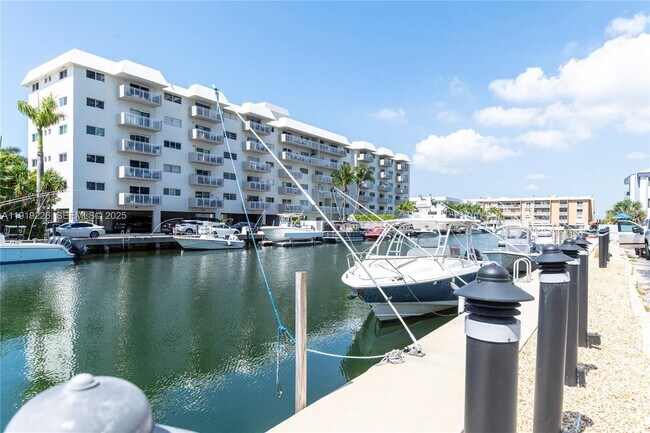 Building Photo - 3642 NE 171 St