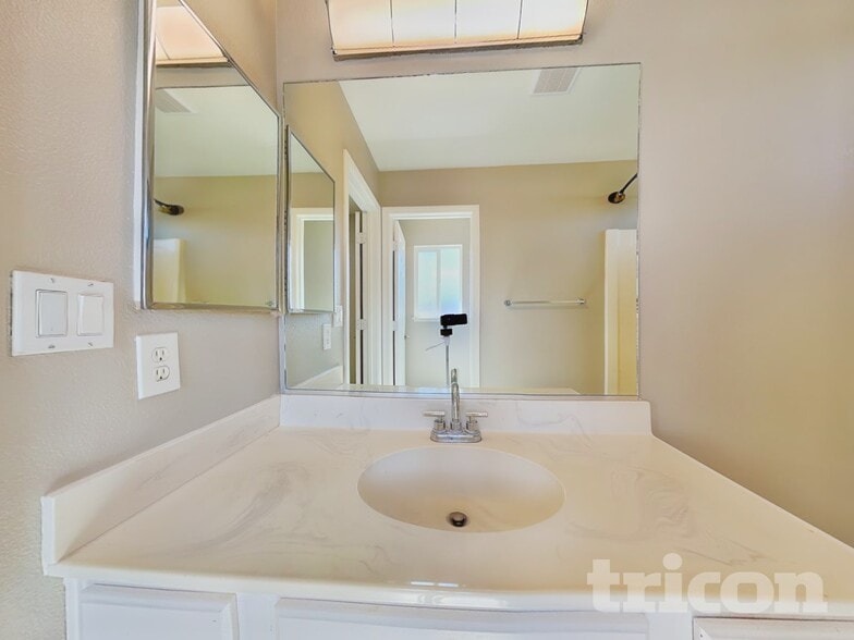 Building Photo - 17688 Feather River Ct