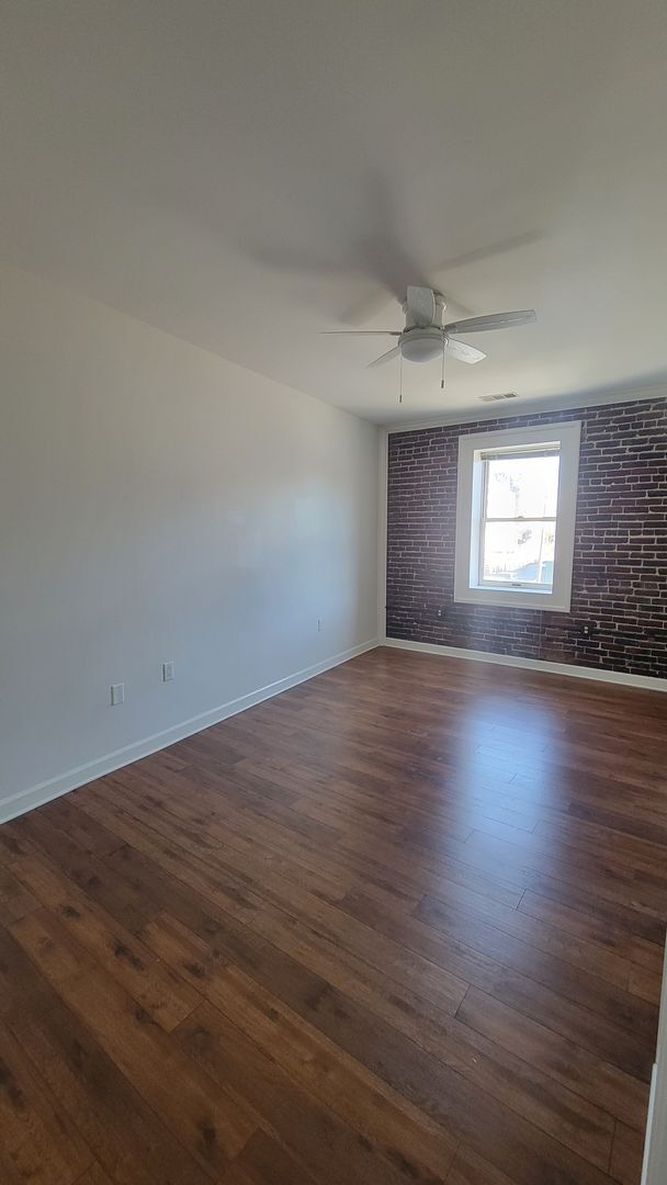 Building Photo - 121 W Jackson Ave