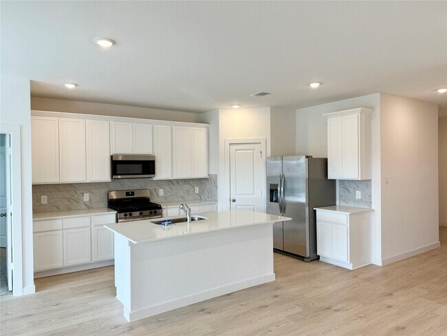 Building Photo - 30751 Wicklow Gdns Dr