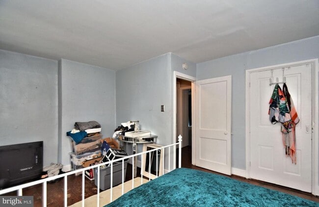 Building Photo - 19 E Germantown Pike