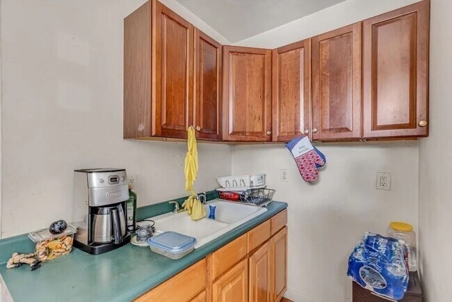 Building Photo - 2 Brookline St