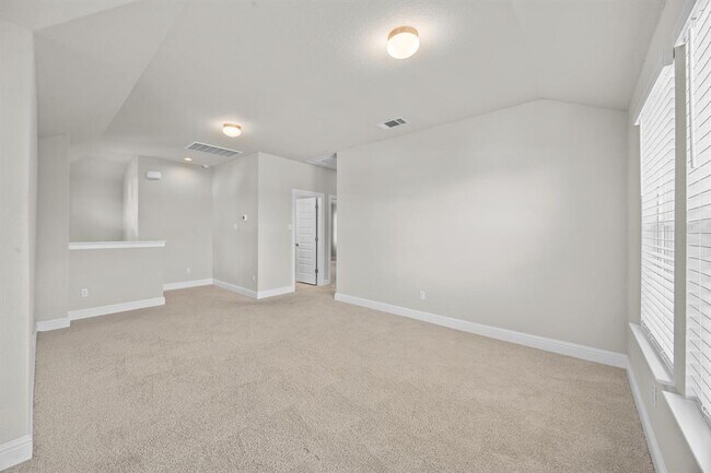 Building Photo - 213 Graver St