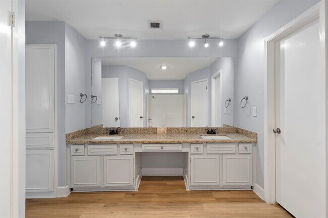 Building Photo - 202 Coppersmith Dr