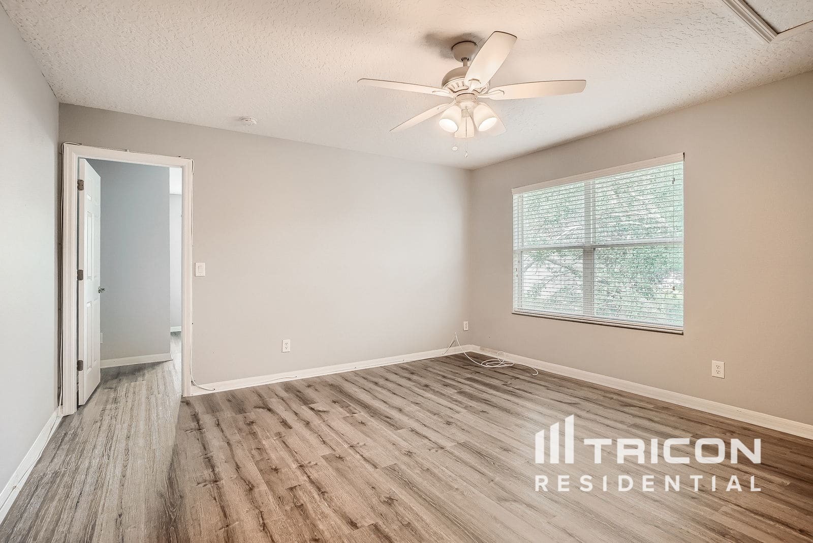 Building Photo - 929 Cavan Dr