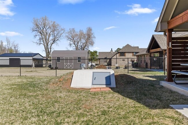 Building Photo - 1707 N 4th Ave