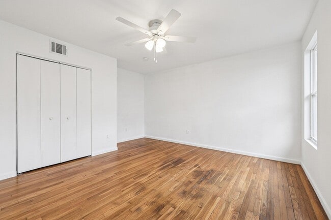 Building Photo - 4302 Harmon Ave