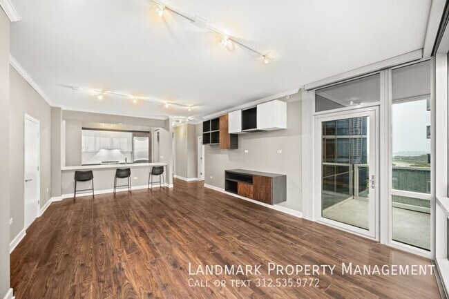 Building Photo - 1201 S Prairie Ave