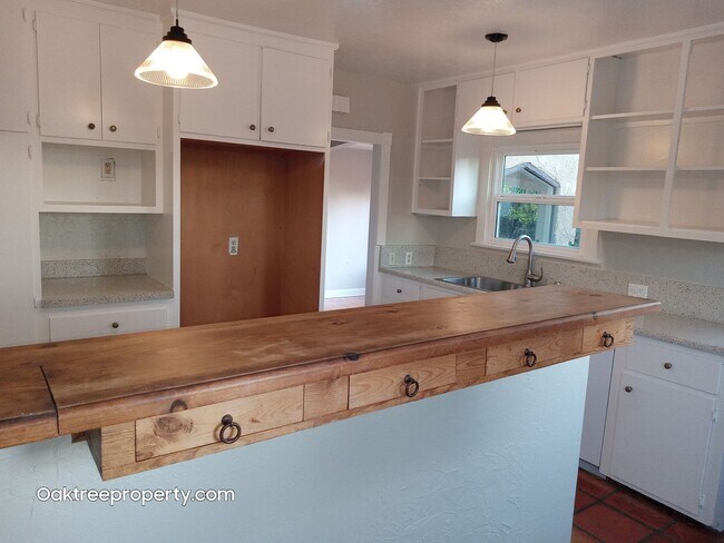 Building Photo - Coming Soon Charming 2-bedroom, 1-bathroom house with 2 car garage and spacious yard