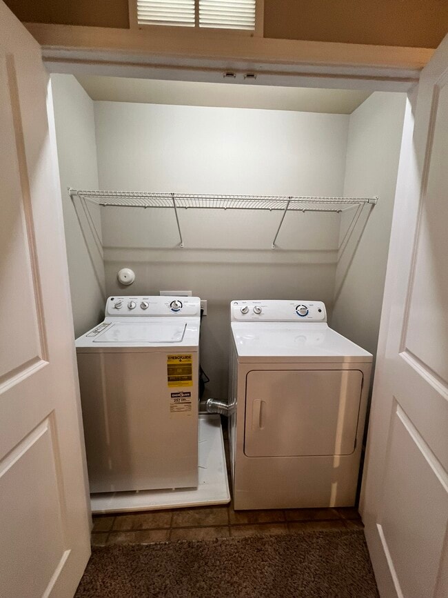 Building Photo - 620 Friendway Rd