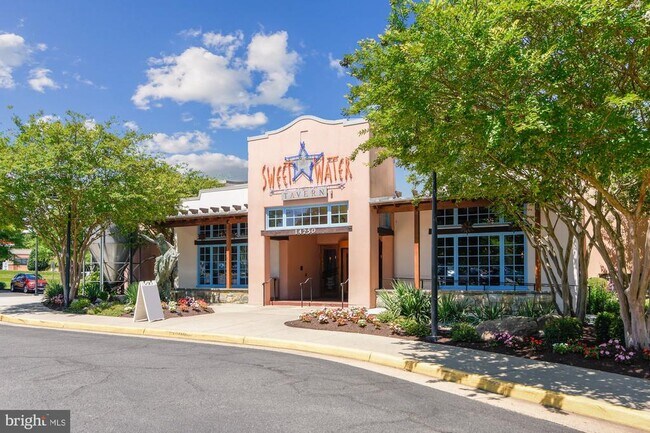 Building Photo - 14301 Grape Holly Grove