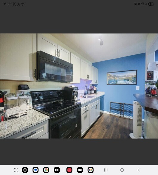 Building Photo - 200 Manville Hill Rd