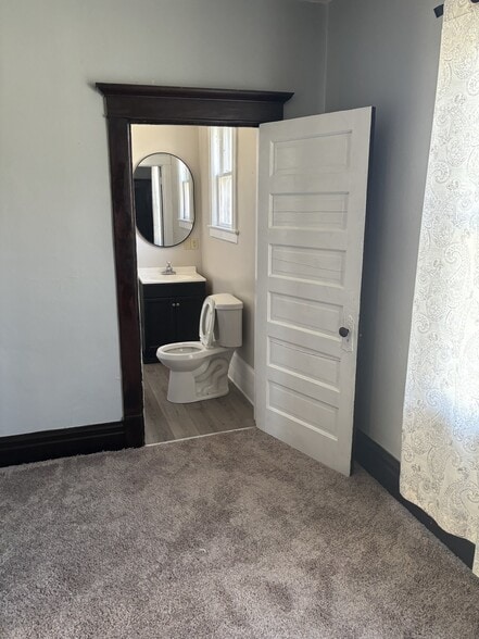 Building Photo - 801 15th Ave S