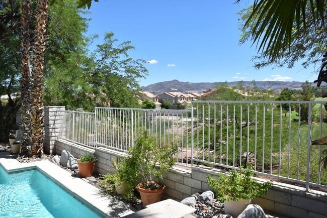 Building Photo - Gorgeous 4 bedroom single story home with ...