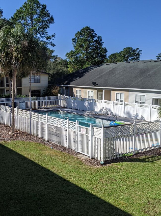 Building Photo - 2 Bedroom 2 Bath Condo