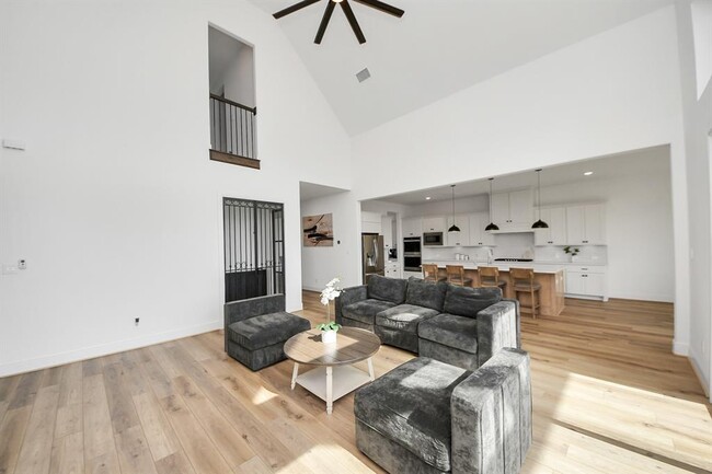 Building Photo - 4914 Olive Province Ln