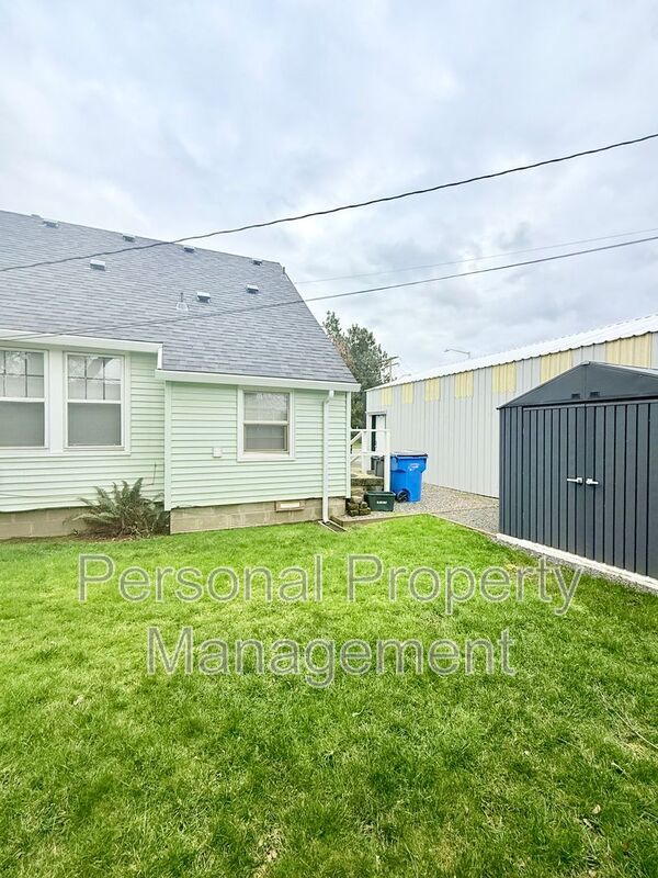 Building Photo - 3108 Thompson Ave