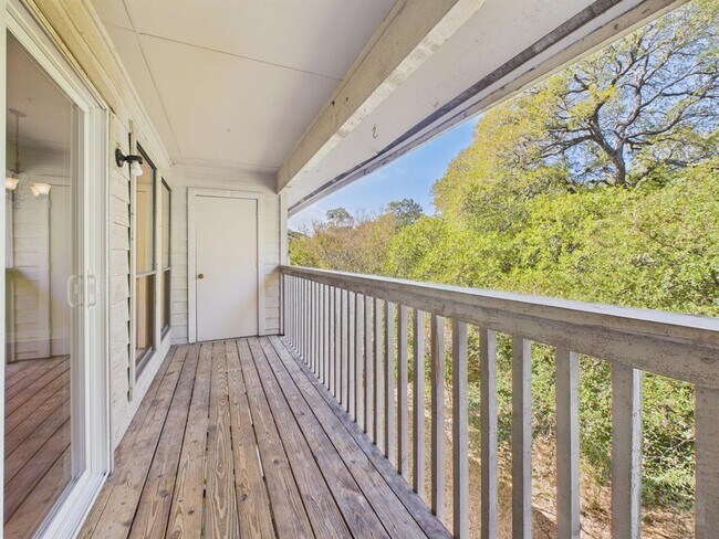Building Photo - 3839 Dry Creek Dr