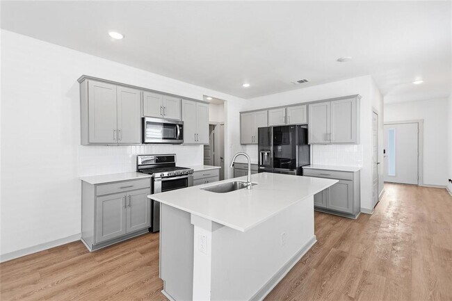 Building Photo - 515 Millbrook Blvd