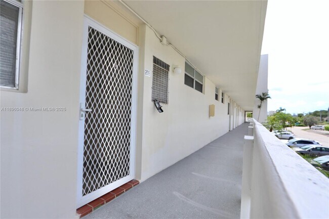 Building Photo - 3020 Marcos Dr