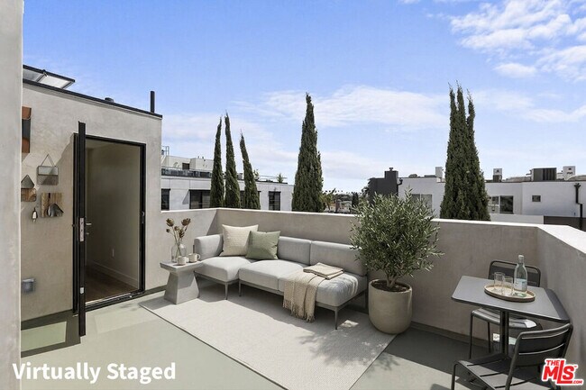 Building Photo - 428 Arnaz Dr