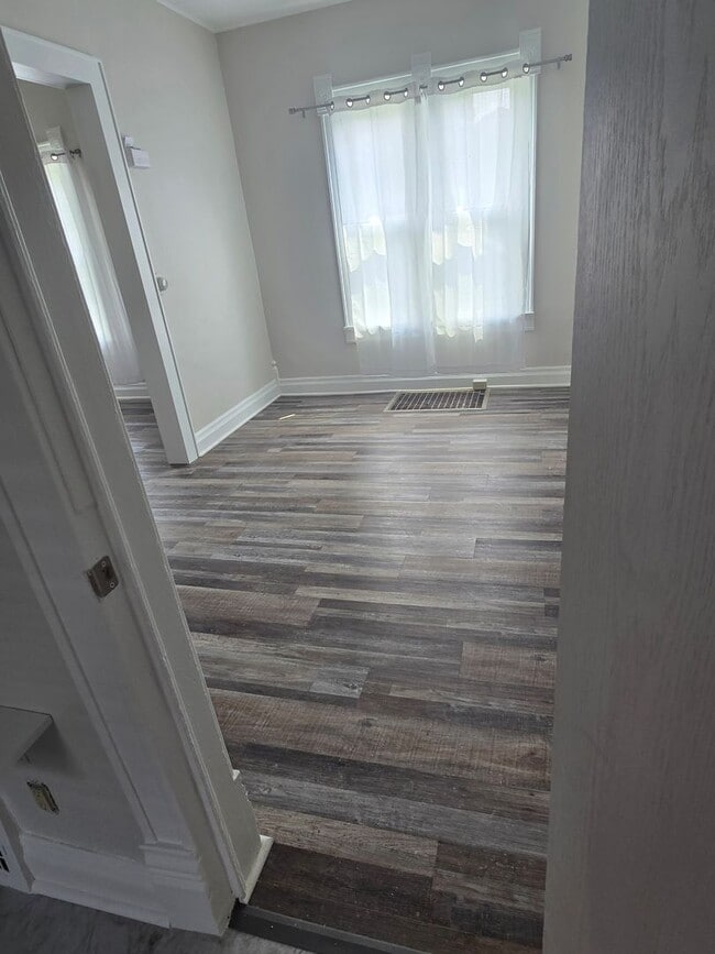 Building Photo - Charming 2-Bedroom, 1-Bathroom Home for Rent