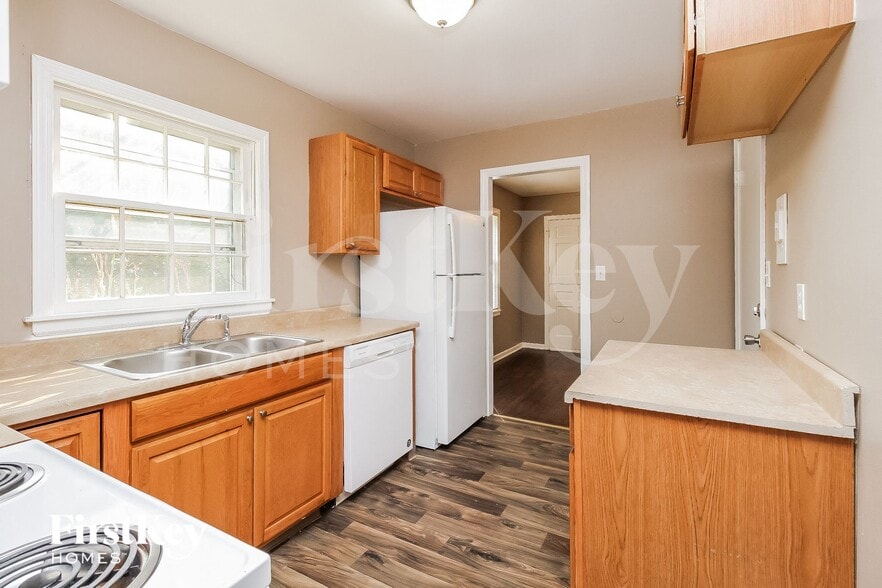 Building Photo - 3609 NE 49th Terrace